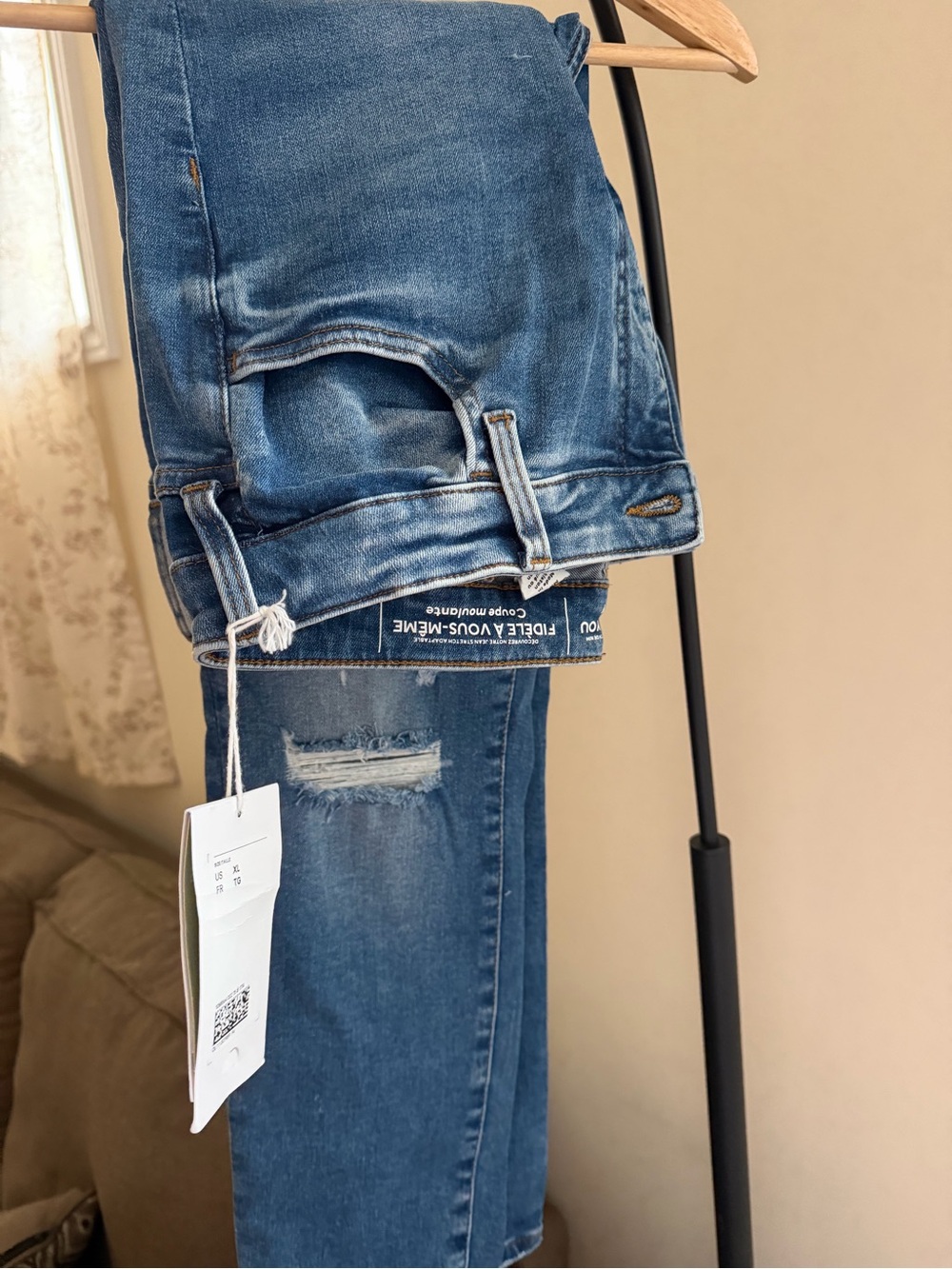 H&M Mid-Blue Straight-Leg Women's Jeans with Light Distress